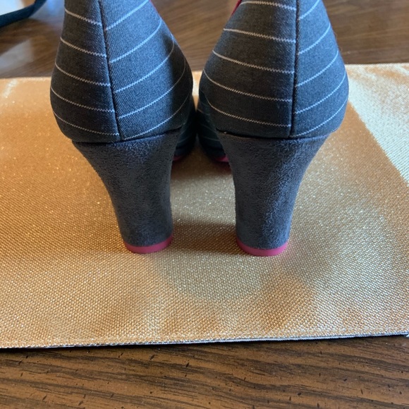 Shoes - Picture 3 of 5